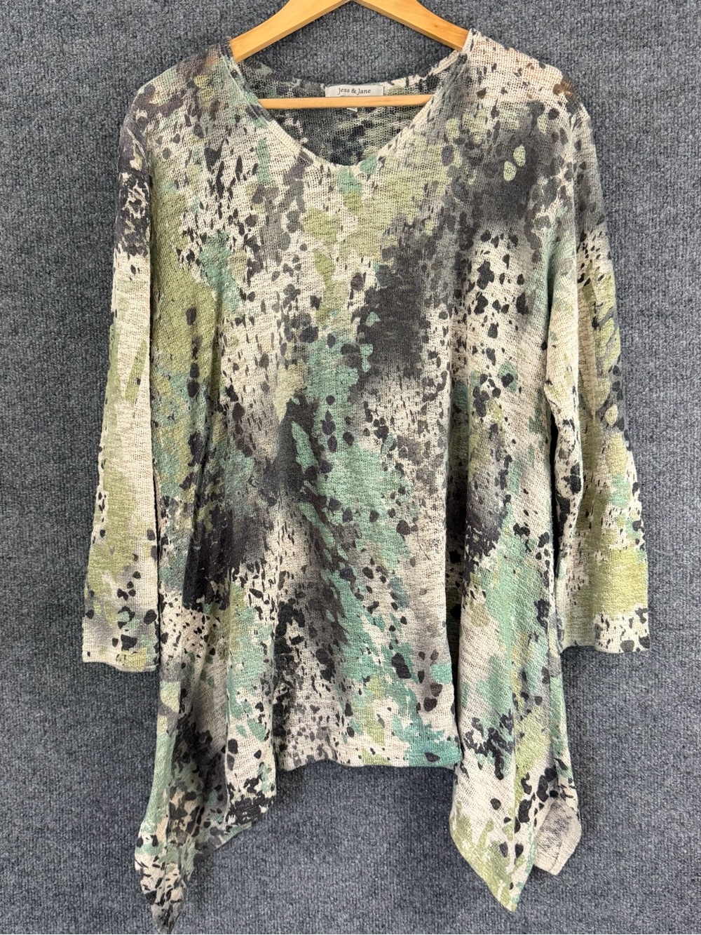 Jess & Jane Womens XL 3/4 Sleeve Artsy Tunic Top Green Gray Asymmetrical Hem